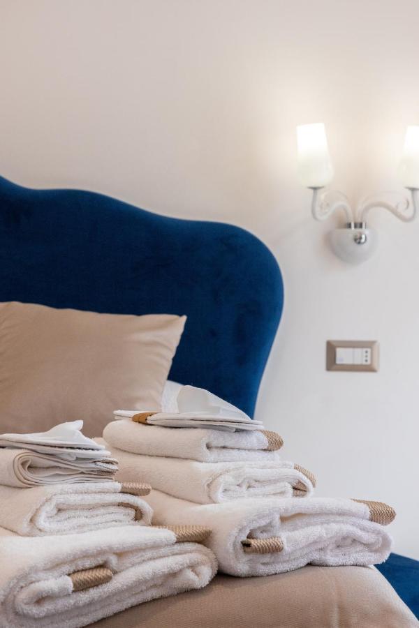 Lovely Rooms - Guest House Suites Triggiano Eksteriør bilde