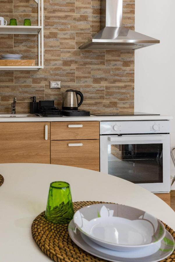 Lovely Rooms - Guest House Suites Triggiano Eksteriør bilde